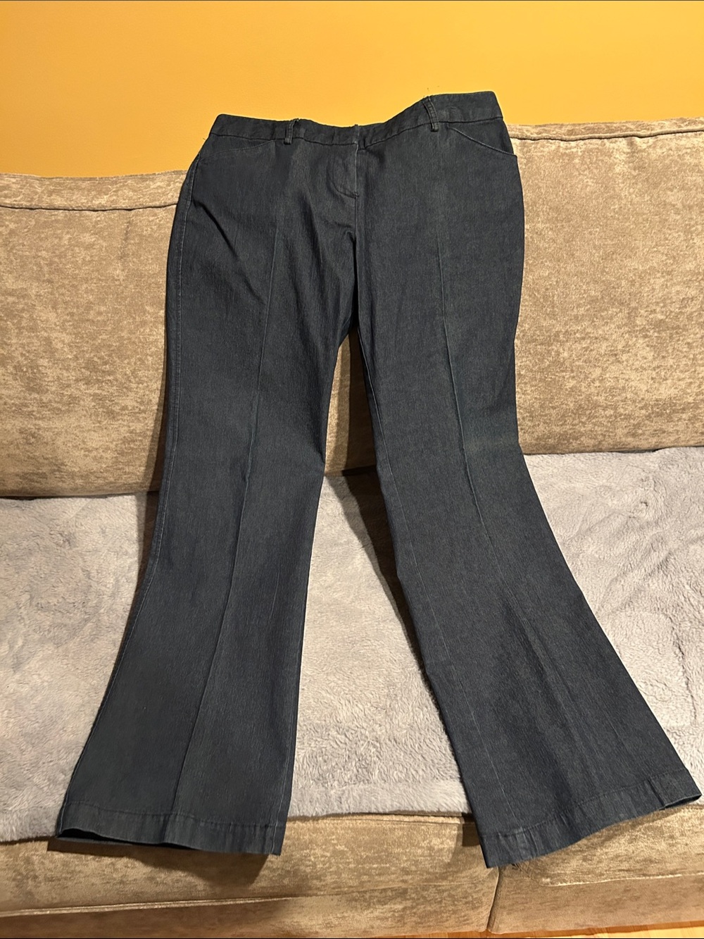 Larry Levine Flare Leg Jeans